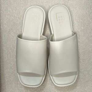 Womens platform Sandals ivory/white from vici new never worn